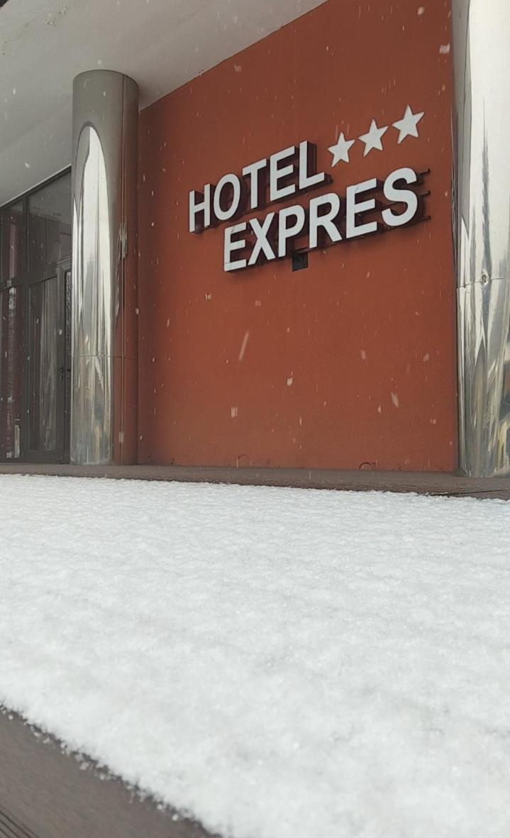 Hotel Express Predeal Exterior photo